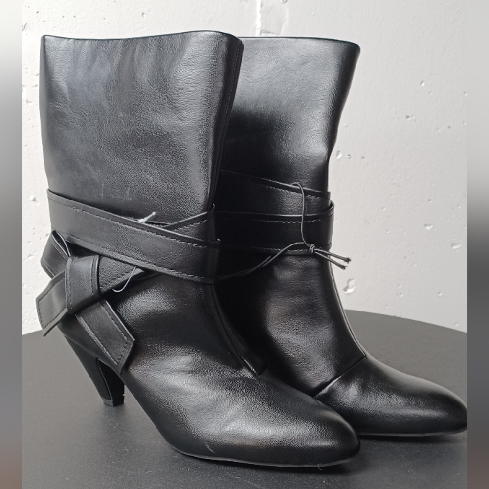 Black Women's Pointed Heel Ankle Boots Sz 7.5 New